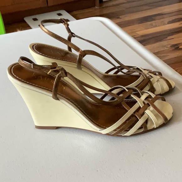 Lauren Ralph Lauren Patent Leather wedge sandals 7 - Picture 2 of 5